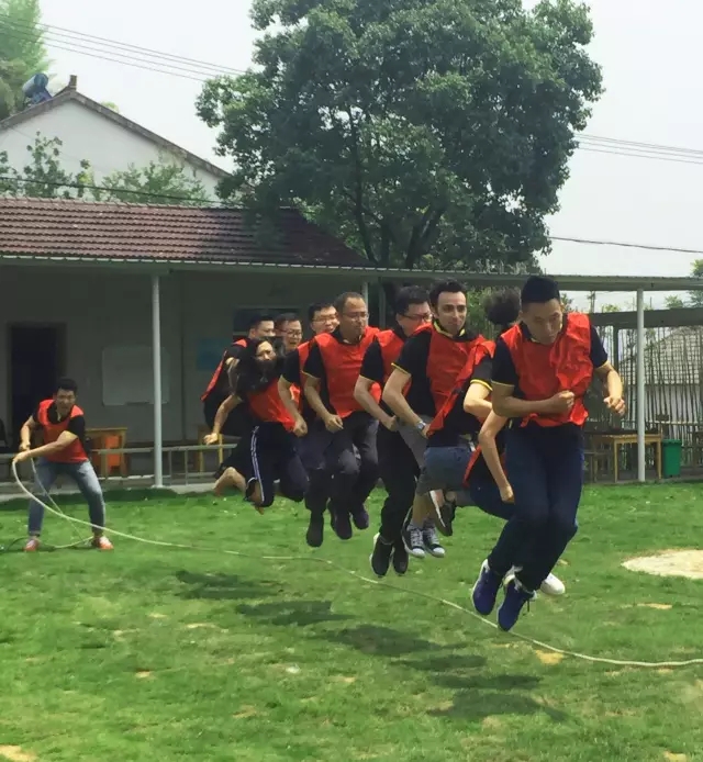 “向梦想出发” 必发销售团建活动完善绽放